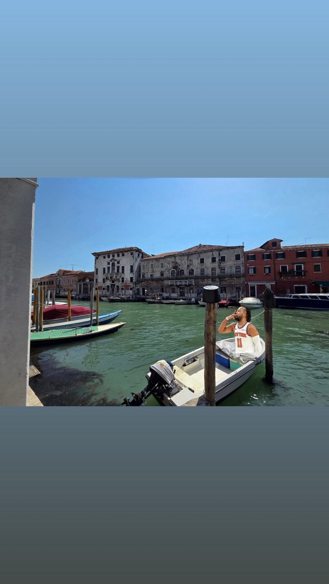 Kylemadera18's tweet photo. #venice #italy #Newyork #brunson https://t.co/Nly8w290Sb