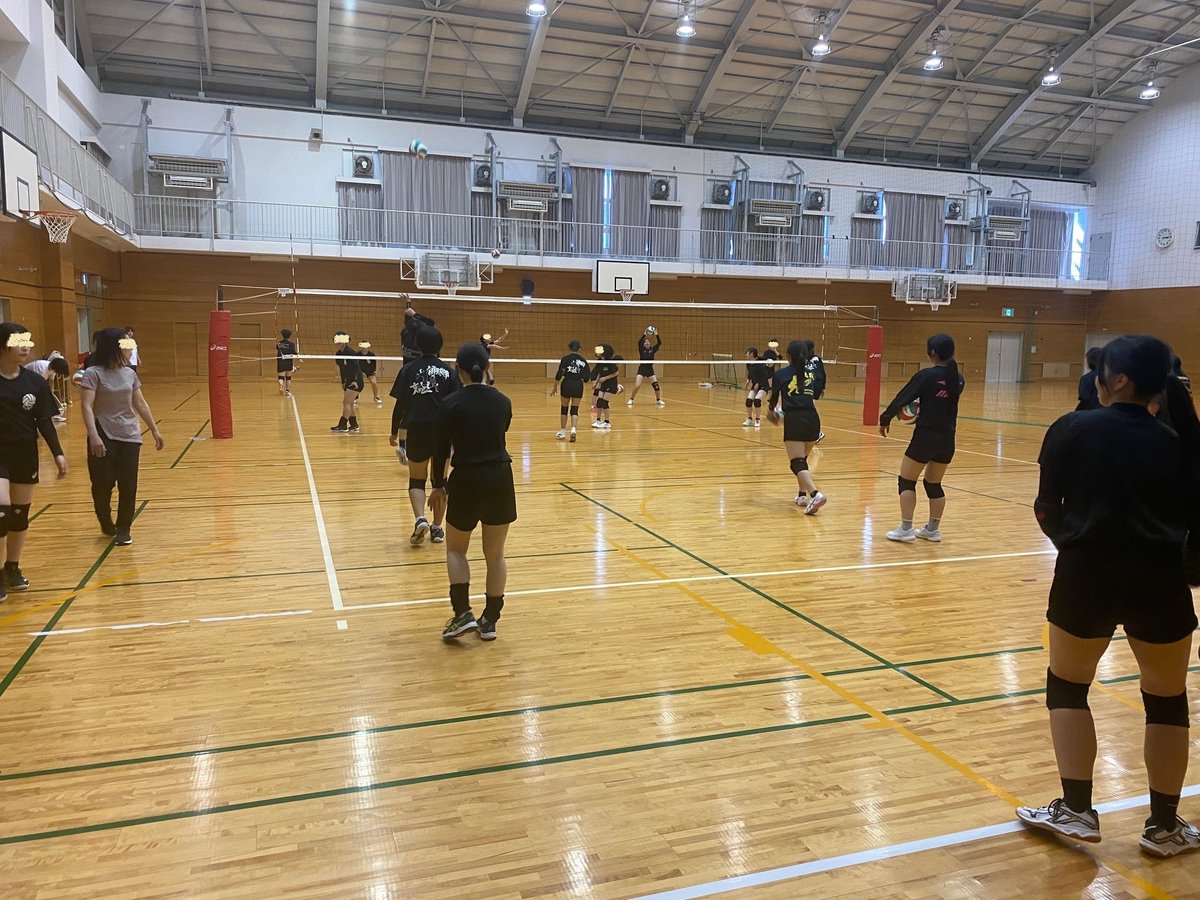 obf_hs's tweet photo. 【#女子バレーボール部】文の里中学校さんと合同練習を行いました。

https://t.co/BCVjfG22D9

#大阪ビジネスフロンティア
#OBF
#女子バレーボール部
#合同練習 https://t.co/2c9SOZ2UAN