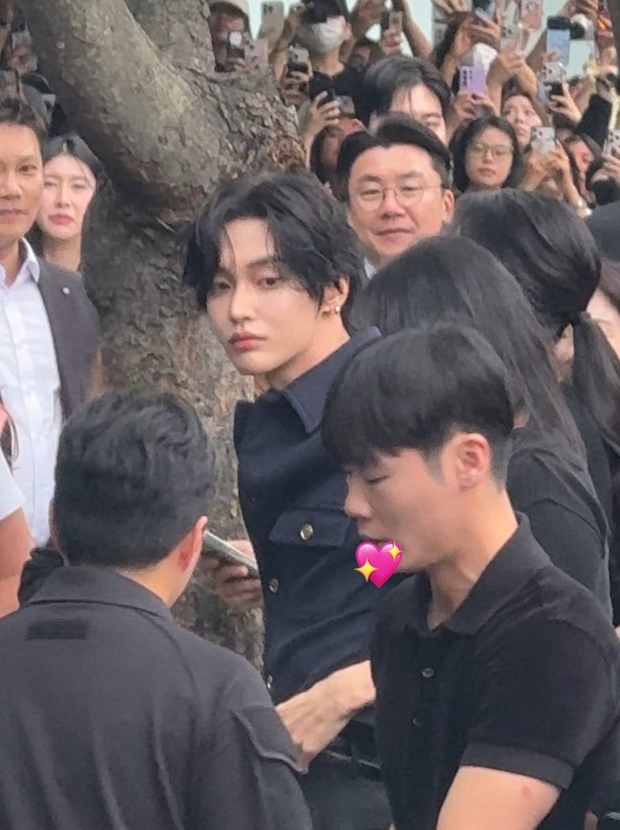 ;;(땀) tweet media
