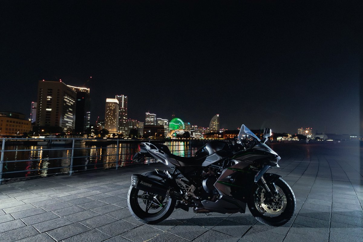 Vr8Dm's tweet photo. #バイク好きな人と繋がりたい　＃バイク乗りと繋がりたい　#バイクのある風景　#ツーリング　#バイク写真部　#みなとみらい

写真撮って貰った！ https://t.co/vVuLQRimu3