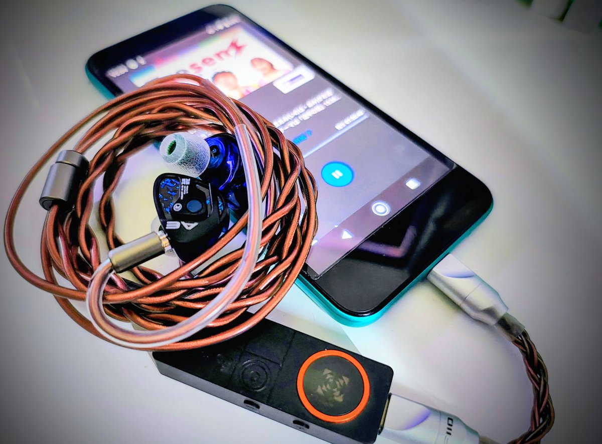 raspiM5stack's tweet photo. #とれせん 聴きながら仕事です
さっそくケーブル使用です。
そういえばAE101が福袋参加賞ででます
クーポン:6XUETAO
#オデ構成
FosiAudio DS3 x NICEHCK SincSecond x #Angelears AE101
DAC:https://t.co/GqLTI4ECek
ケーブル:https://t.co/PK3QvptO7l
イヤホン(福袋):https://t.co/0opOQnzYDP https://t.co/YFGIhW3GWl