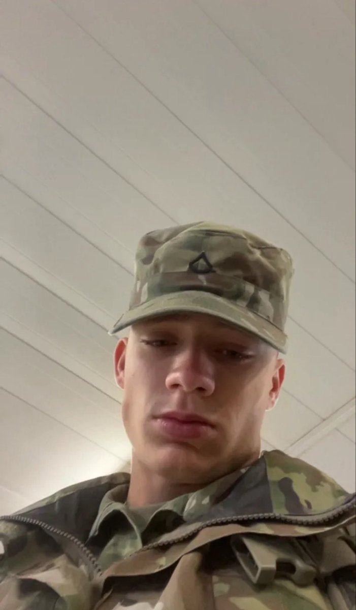 Lookdanuke's tweet photo. In honor of Memorial Day, would you smash or pass a military guy, this one in particular? https://t.co/ewbIamnoaF