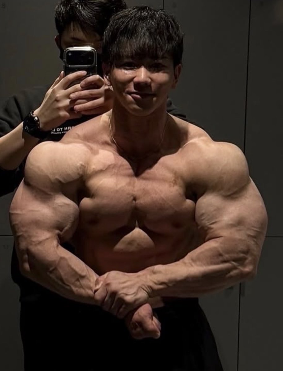 protein901's tweet photo. 今年の横川くんも間違いなくヤバすぎる。 https://t.co/MPHjBnqhzF