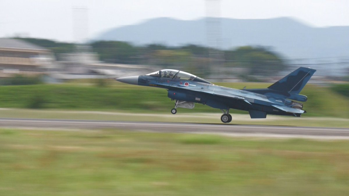 mt4692's tweet photo. 松島基地からF-2#108の持ち込みが有りました。

動画は此方⇒https://t.co/7KpgLBBo9E

#F-2
#松島基地
#小牧基地
#岐阜基地
#IRAN入り https://t.co/tirYyshmrx
