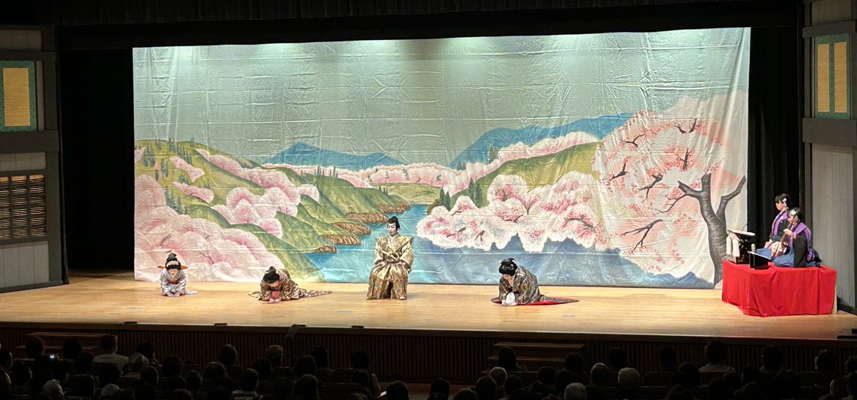 jishibai_web's tweet photo. 【いび祭り子ども歌舞伎特別披露】

5/3に「いび祭り子ども歌舞伎特別披露」が開催されました！
演者たちの素晴らしい演技に、会場からは大歓声が上がっていました。
今回の特別披露では、「鏡山旧錦絵草履打ちの場」、「寿式三番叟菅原伝授手習鑑吉田社頭車曳の場」の2題が披露されました！ https://t.co/sapdKuX4dQ