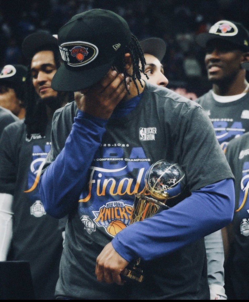 CardiacChampo's tweet photo. I’ve waited so long for this man https://t.co/7AH5D0KKJb