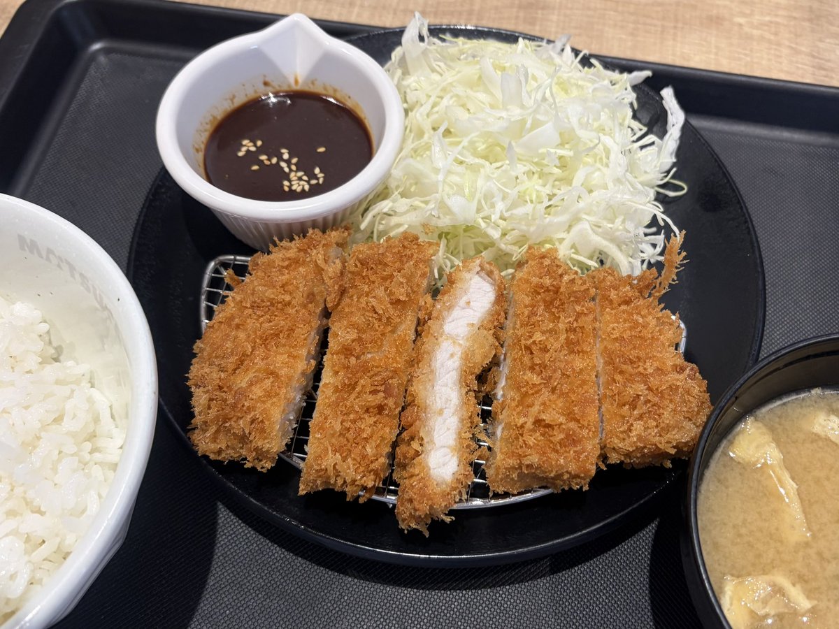 タキノスケ tweet media