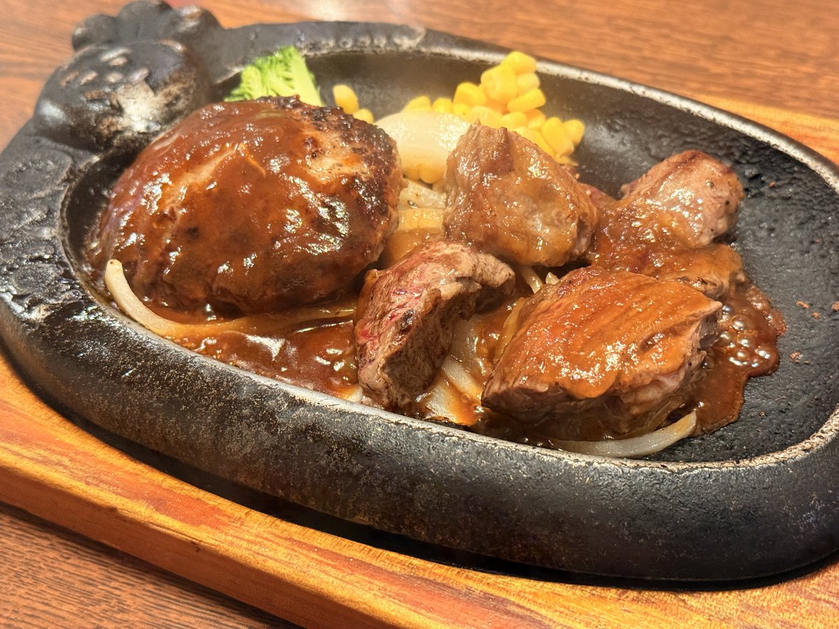 これは先日たべたトマオニ！！！ ハンバーグとカットステーキうまし