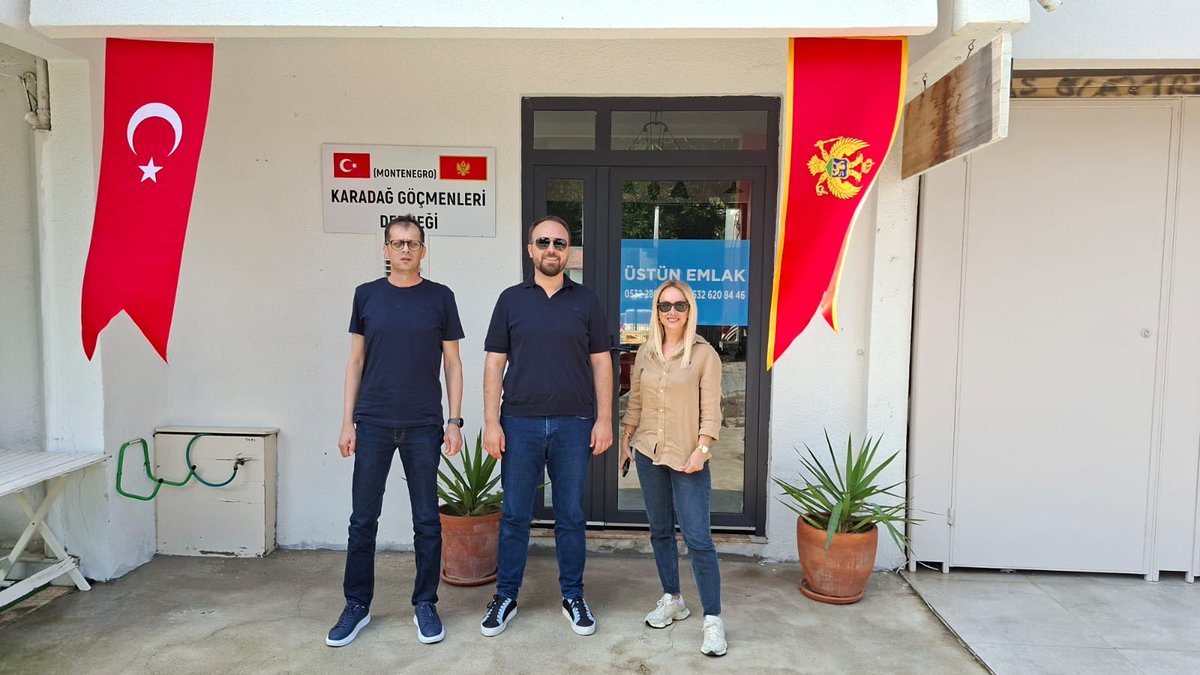 SeadSahman's tweet photo. Druženje sa našim ljudima u dijaspori uvijek probudi posebne emocije, osjećaj pripadnosti, bliskosti i poštovanja prema korijenima koje vrijeme nije izbrisalo.

Susreti u Alačati i Češmeu, u okrugu Izmira 🇹🇷 još jednom su potvrdili snažnu vezu naših iseljenika sa 🇲🇪 https://t.co/ovF8k0Rgmy