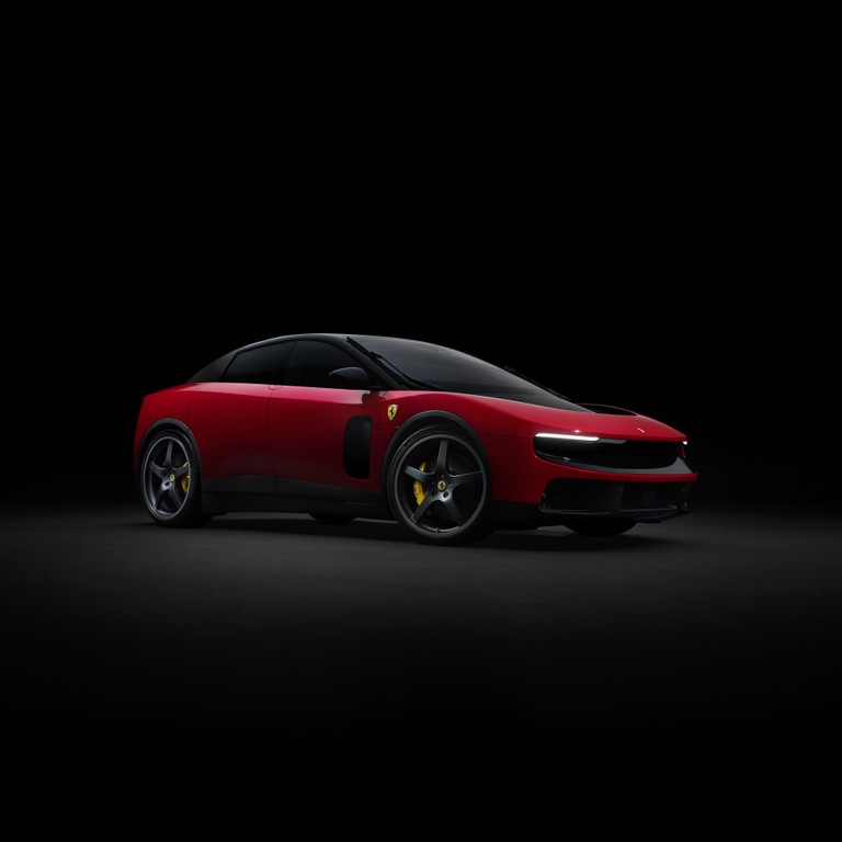 Hadryen84's tweet photo. Who design tht??!! That's the most ugly thing I ever saw @Ferrari what are you becoming!? Bring back @PininfarinaSpA https://t.co/ZUUrxCF5RW