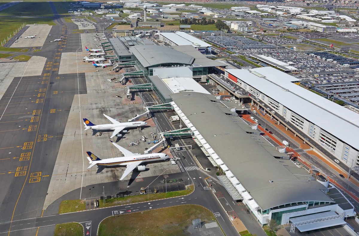 statsfrica's tweet photo. Best Airport in Africa since 2010 ✈️🛫

2010 🇿🇦 Cape Town International Airport
2011 🇿🇦 OR Tambo International Airport (Johannesburg)
2012 🇿🇦 Cape Town International Airport
2013 🇿🇦 Cape Town International Airport
2014 🇿🇦 Cape Town International Airport..... Iook beIow https://t.co/APsgRceokc