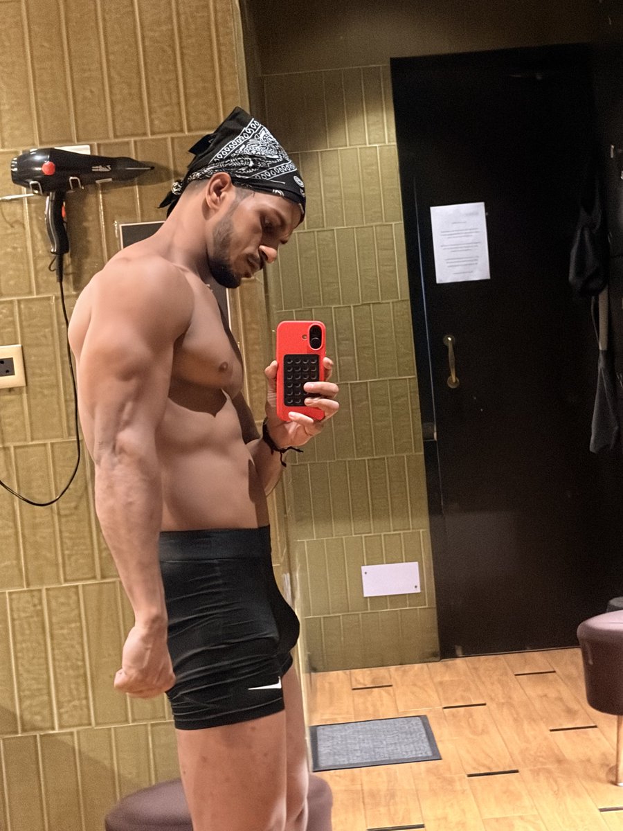 RohitUnbuttoned's tweet photo. Pumped ✨ https://t.co/fsluRpOWmG