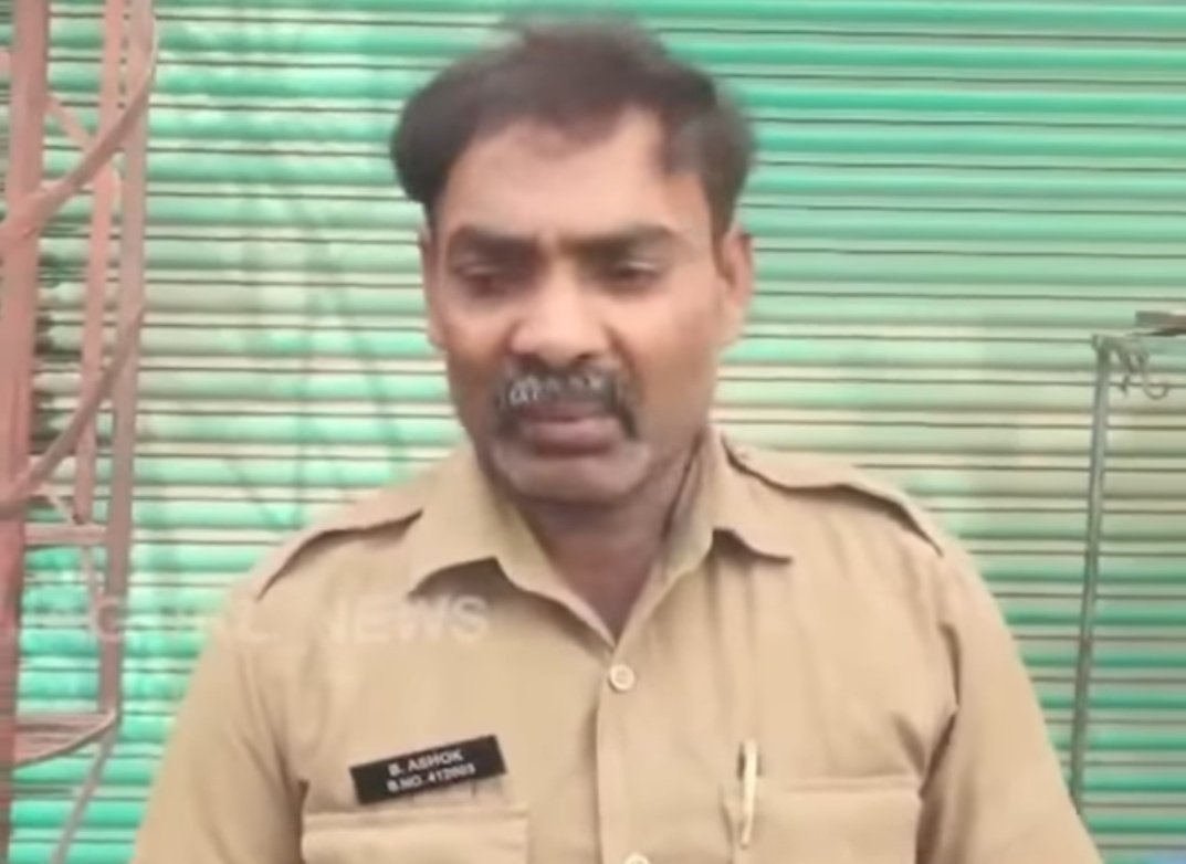 ramsabvp's tweet photo. Is this the policy of ur govt r ur party.? Pls answer the people of telangana.??
@RahulGandhi @priyankagandhi @AICCMedia @kharge @TV9Telugu @abntelugutv @republic @tv5newsnow https://t.co/JU9jhY9e9w