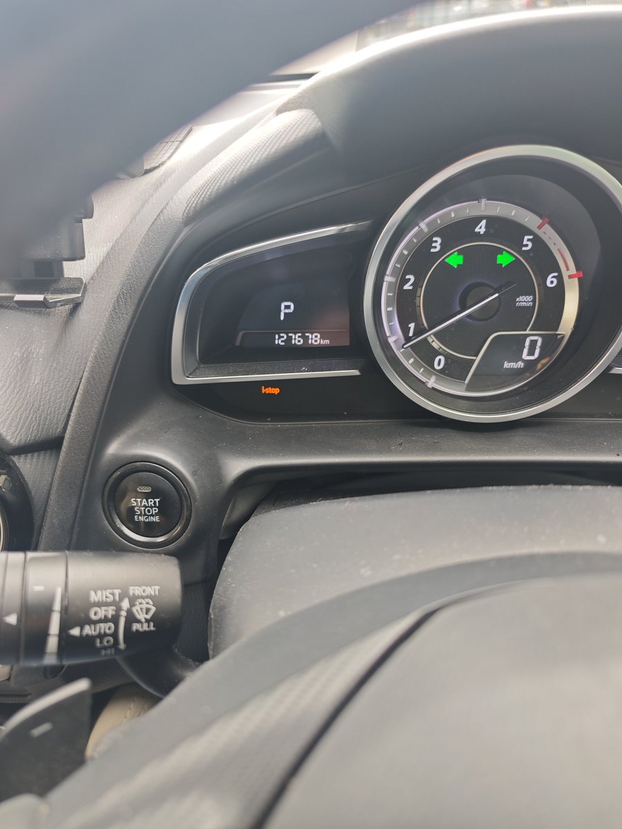 bosqco's tweet photo. 提出遅れてしまい申し訳ございません。
わかりにくいモノ：車のエンジンスイッチ

車種ごとに場所が異なり、毎回自分の車とは違う車に乗る時にどこにスイッチがあるのか、戸惑う。

TC07
#tsukubatc https://t.co/fMLw2BQzWe