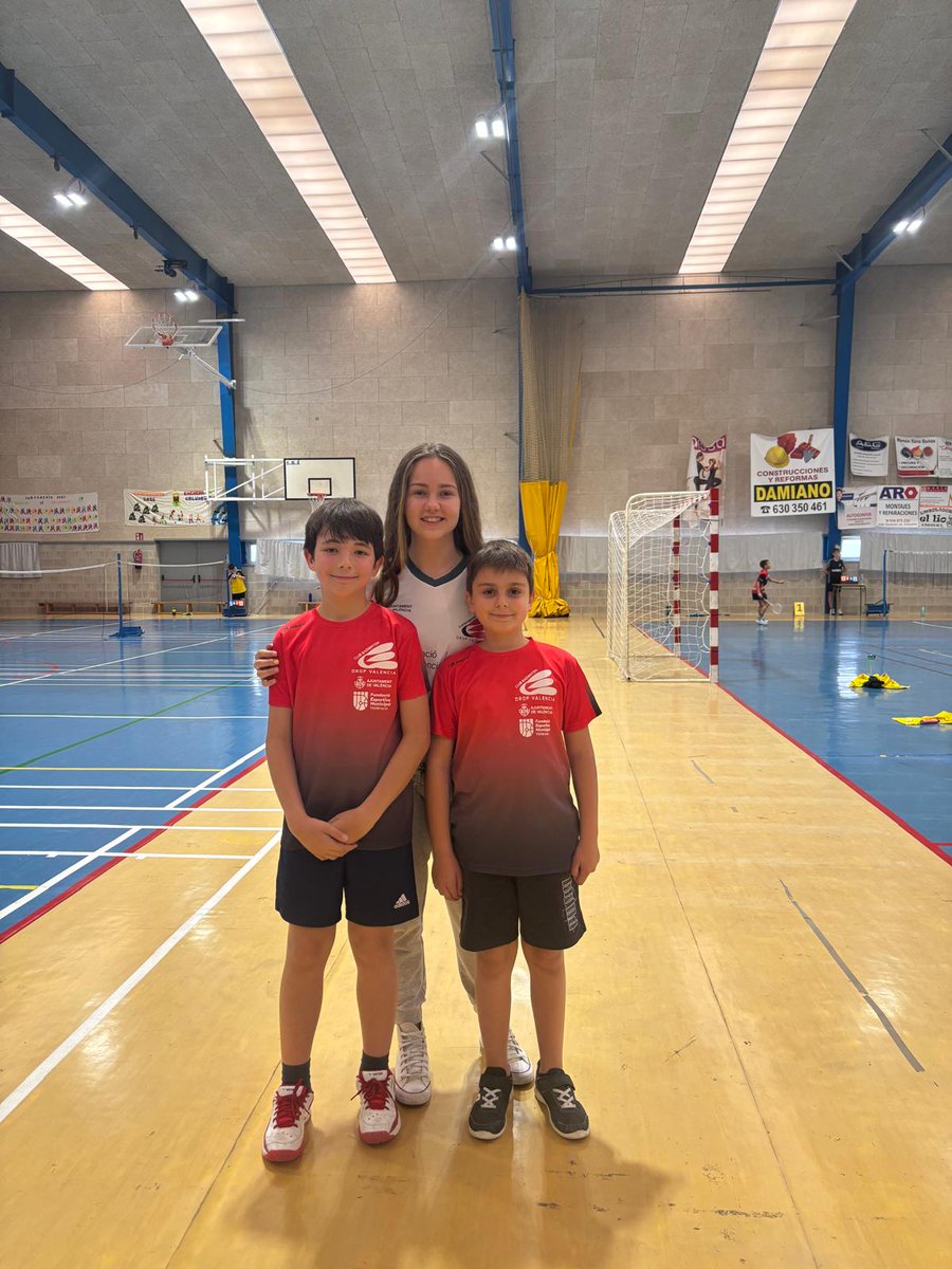 DropValencia's tweet photo. 🥈 Pau Cucart y Abel Ruíz subcampeones del Campeonato Escolar Benjamín Provincial. 
Además Pau logra 🥉 en el individual masculino...vamos DROP!!! 🏸🏸🏸 @FDMValencia @dipvalencia @bad_cv https://t.co/31Hv9RsUxf