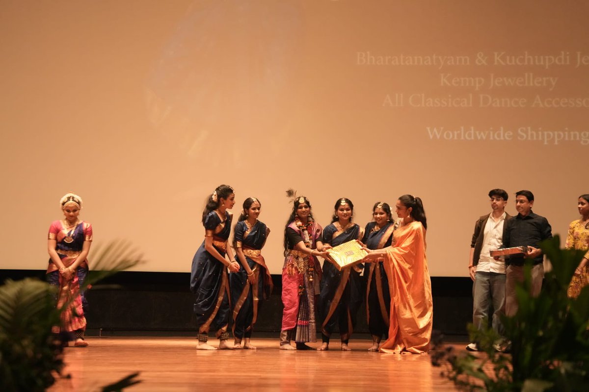 GCJewellery's tweet photo. Golden Collections supported Aakara at Pearl 26, BITS Pilani Hyderabad Campus, with Bharatanatyam and Kuchipudi jewellery sponsor media and gift items for winners.

https://t.co/cj8n9ATr4I https://t.co/t2tT32JIfv