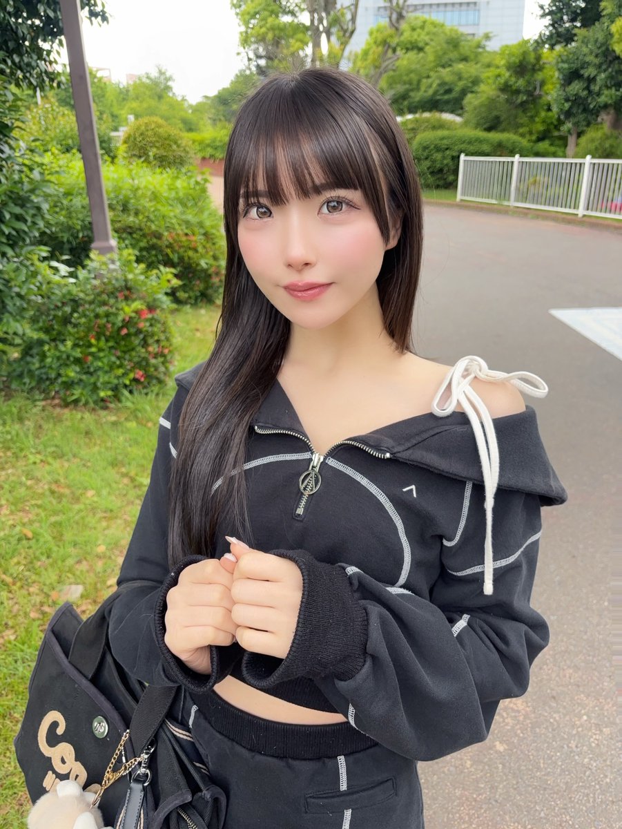 srsk_momoka's tweet photo. おはよう https://t.co/SI74V5hM2K