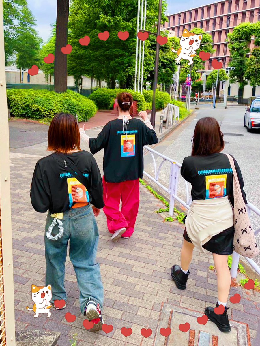 kbc_MariA's tweet photo. #朝劇明大前
24日公演もカラフルに愉快な朝でした☀️
太田さんドリンク🥤や平井さん珈琲販売☕️
《珈琲好きなので購入させていただきました》
 そして明大星Tシャツで街を歩く景色☀️
美乃さんの登場も沢山の方に喜んでいただき、
安定ろくちゃんと楽しく掛け合いがみれて
また記憶に残る素敵公演でした✨ https://t.co/LM9NQ7HHHT