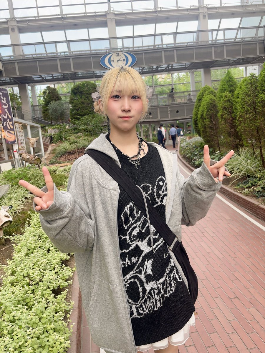 ななは tweet media