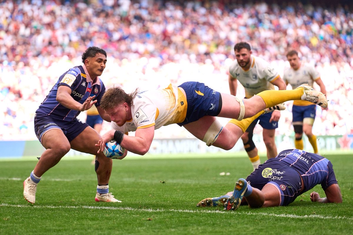 Migueloses91's tweet photo. European Rugby Champions Cup Final between Leinster and Bordeaux held at San Mamés Stadium in Bilbao.
(Foto AP/Miguel Osés) https://t.co/9R0OOQAXBB