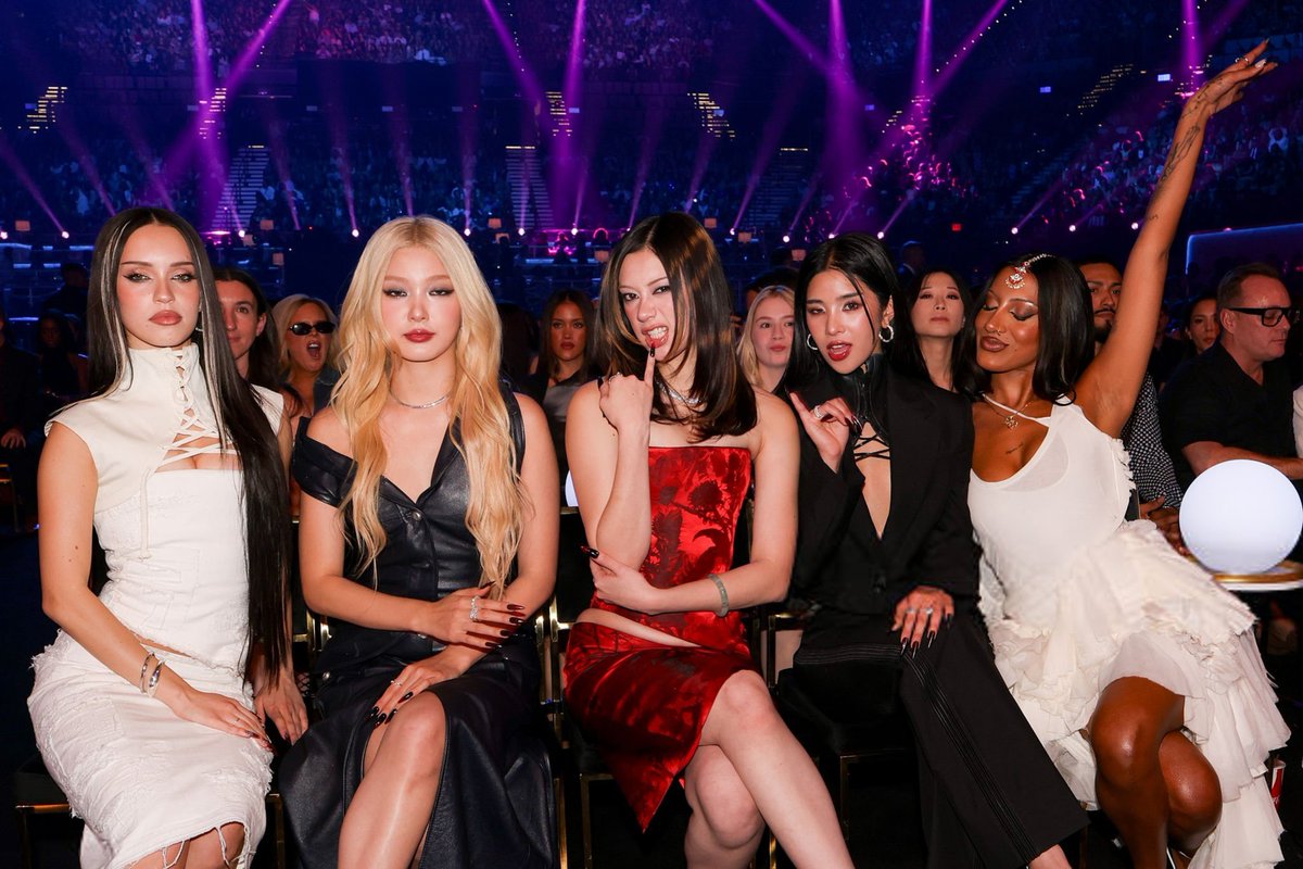 France_Katseye's tweet photo. 📷 ☆ 26.05.26

Photos de Katseye aux #AMAs

✧ 🍒 • #KATSEYE https://t.co/m7ZffJYmfW