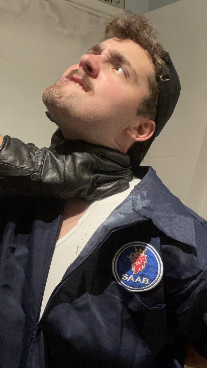 Bear Bod with A Saab tweet media