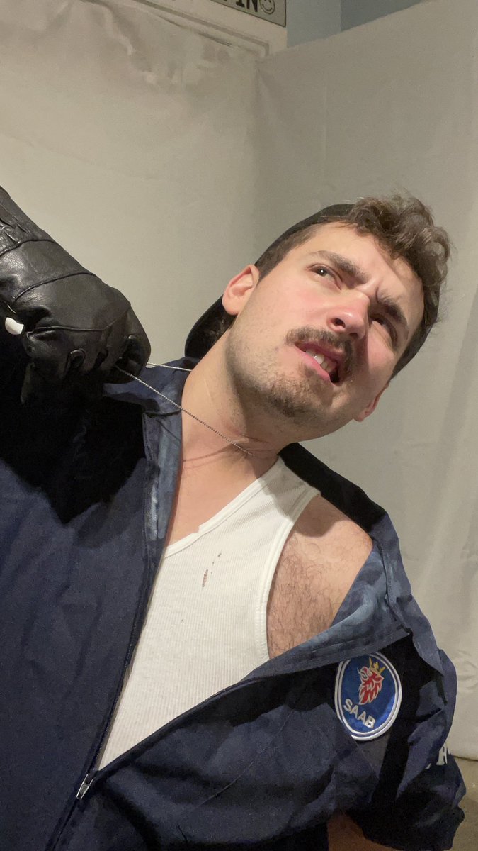 Bear Bod with A Saab tweet media