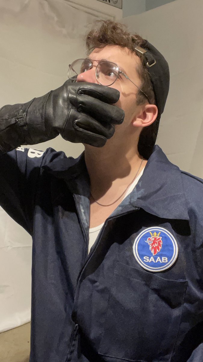 Bear Bod with A Saab tweet media