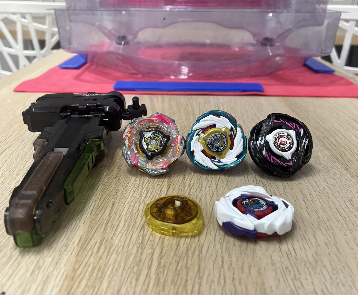 syahidsagabber's tweet photo. Mondays @ HammerHouse!
4th of 44 
CX Limited 4th bey format

This brought me 2nd in the shop’s seasonal rankings. LAT WE GAAN!

EmperorBlitz FH 9-60FF
ValkyrieBlast E 7-60H
SolArc W 1-60L

#EASTIESBBX
#ベイブレードX
#BeybladeXSG
#BeybladeX
#STRONGESTBEYSG https://t.co/afA4wnOAL9