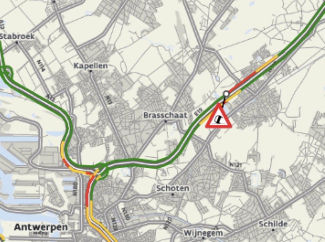 PeterBruyninckx's tweet photo. Op de #E19 van Breda naar #Antwerpen is even voor 8u een ernstig ongeval gebeurd in Sint-Job-in-‘t-Goor. Daarbij zijn 7 voertuigen betrokken. De weg is er volledig DICHT. Alles wijst erop dat de hinder uren kan duren. Vermijd die omgeving! https://t.co/OAzvEAKcro