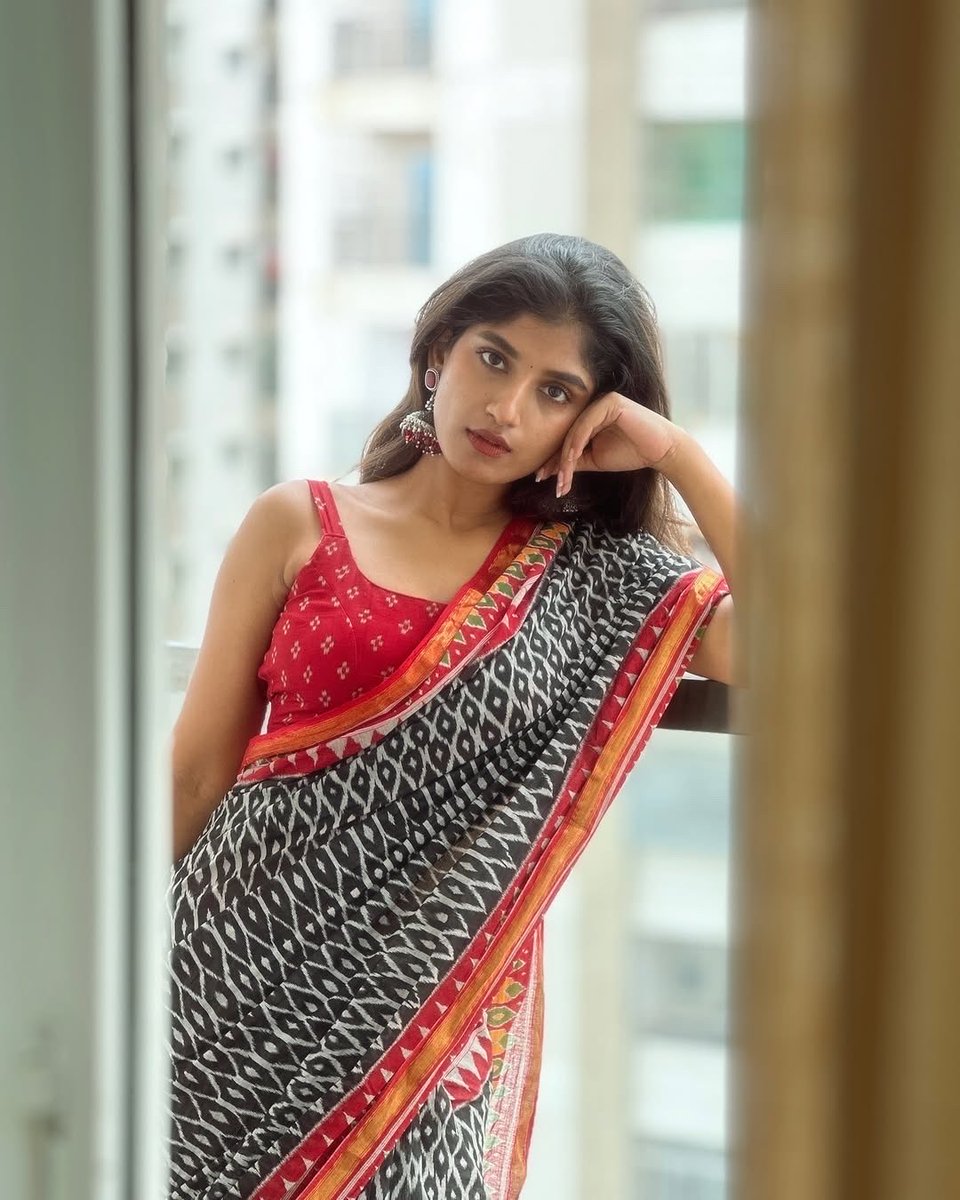 Meenakshi Chaudhary tweet media