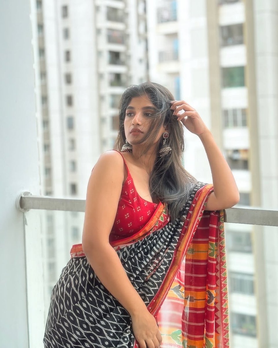 Meenakshi Chaudhary tweet media