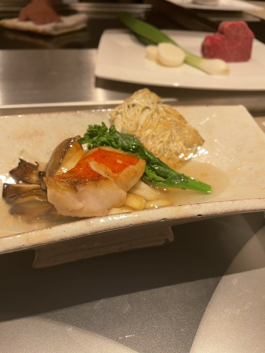 keyvoice2025's tweet photo. 今日のランチは長年利用しいるホテルでひとり鉄板焼き🍽

#肉 #東京 #ステーキ #ひとり #魚 https://t.co/IhRWuOky7B