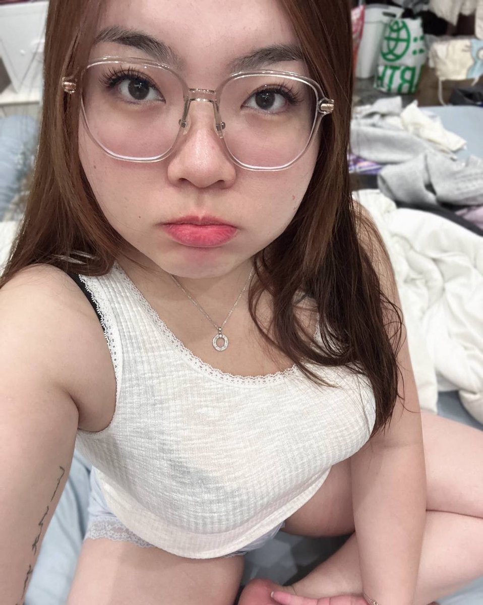 小玲吃飽了 tweet media