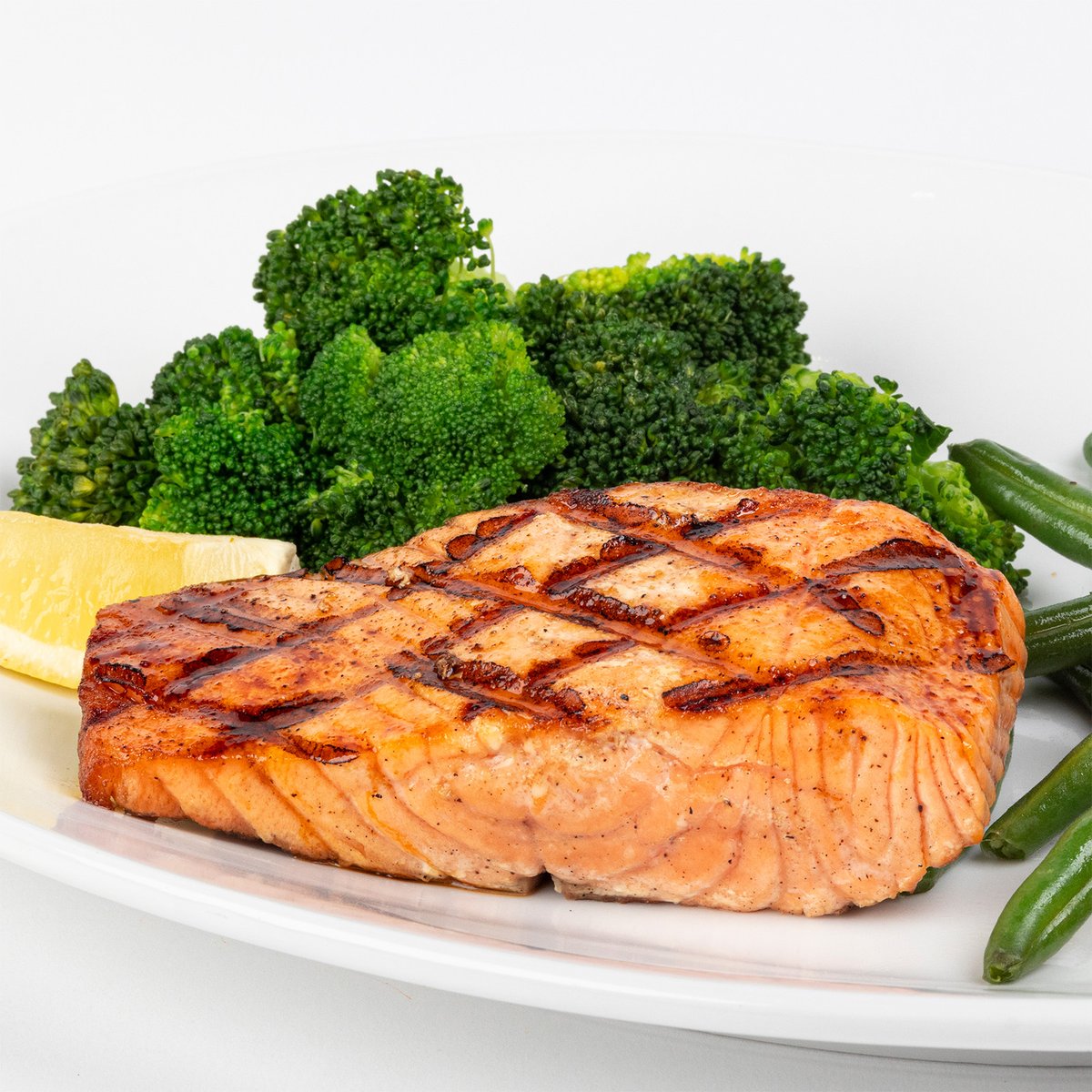 Earth_beauty71's tweet photo. Our rich and flavorful Grilled Salmon is served with your choice of two sides for the perfect Friday night meal. Whoβs craving this tonight? π
#DuffysMVP #GrilledSalmon #FishFryDays https://t.co/FxZ34gINQy