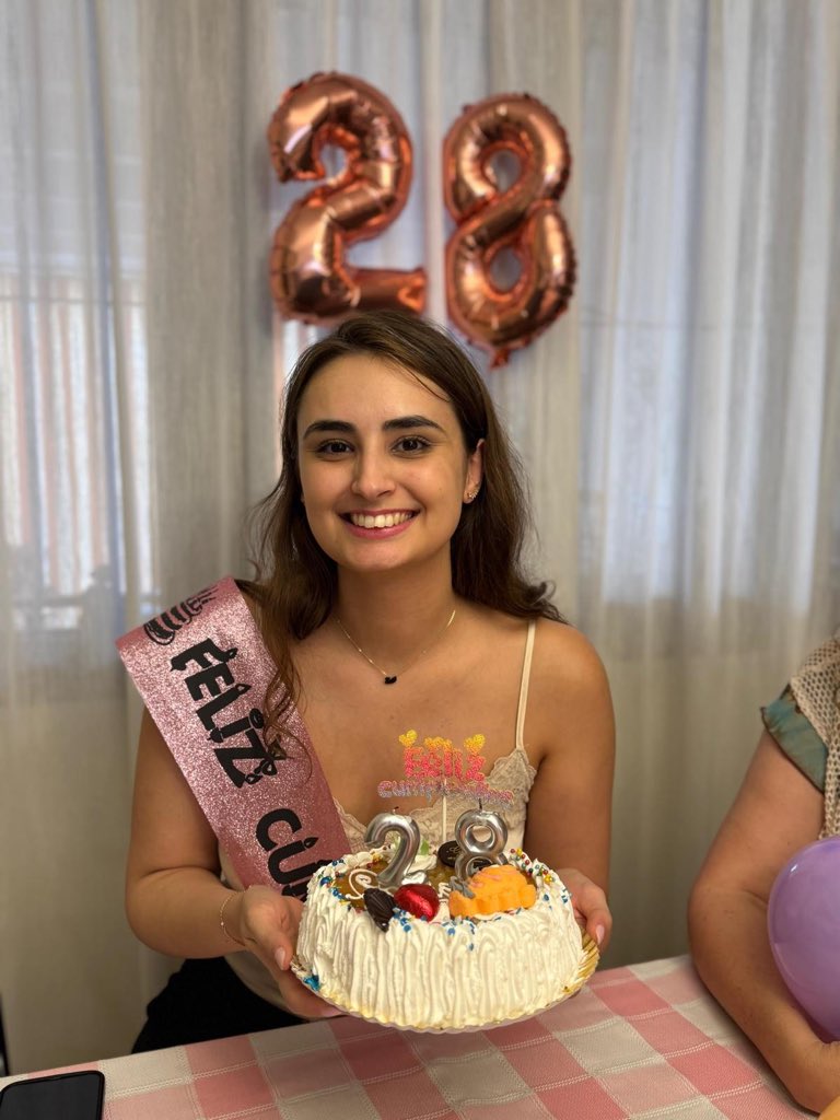 xroxy__'s tweet photo. Mis 28 🎂🥳🎉 https://t.co/tOj8Q7Y88E