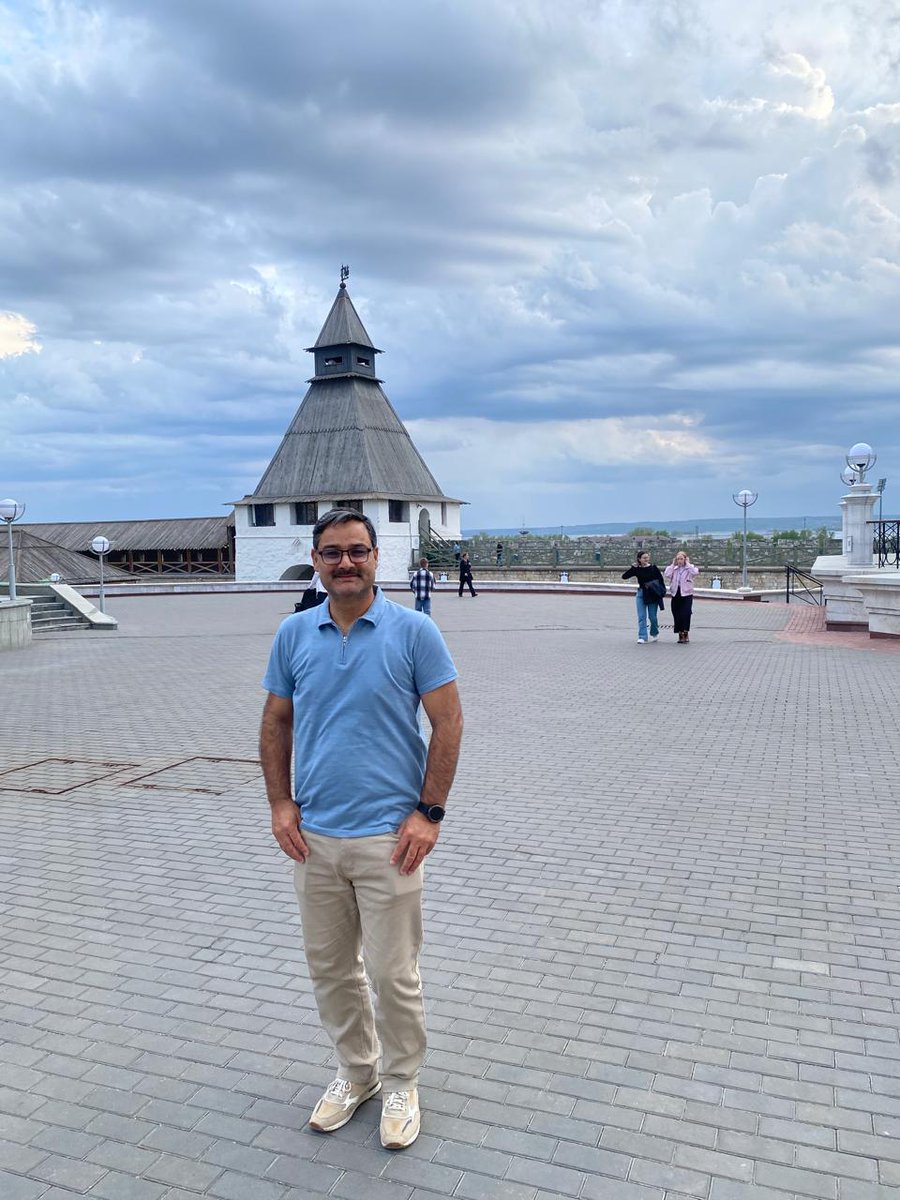 Adam_Saud1's tweet photo. Kazan Kremlin is a historic place and can be called the heart of Kazan city. Within the same vicinity, it has a historic Qul Shareef masjid and a cathedral along with an old medrassah. It was built on the behest of Ivan the terrible on the ruins of the former castle of Kazan Khan https://t.co/b4G0Ap7EQK