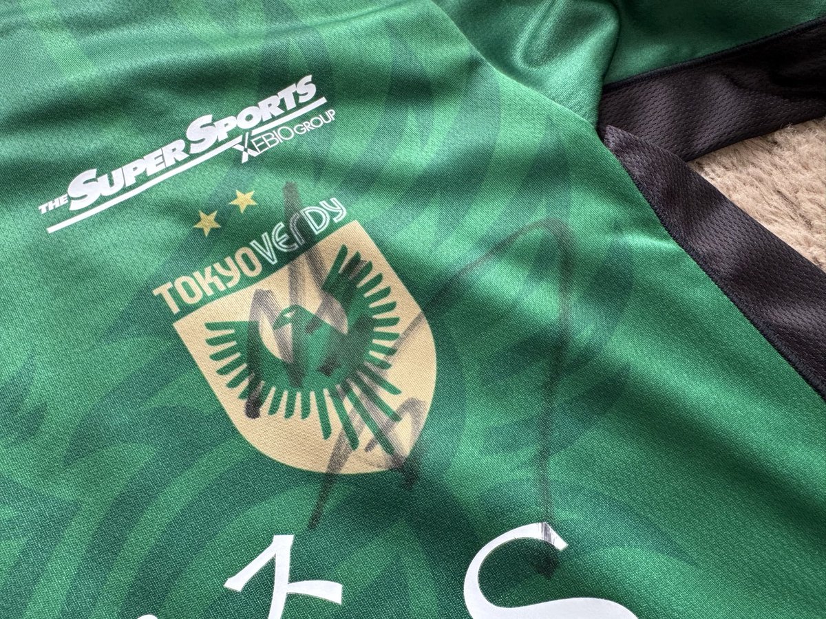 19verdy69's tweet photo. 神イベ対応ありがとうございました！！
全員推し！(被ってるサインは妻のです https://t.co/b93OxMOjqp