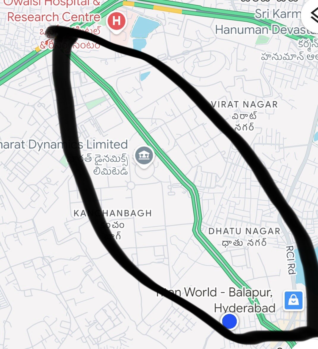 nkumar76cops's tweet photo. GHMC cleaning road side derbies. Still people wasteage and derbies.dumping next day. This issue more near balapur Substation. 
@CommissionrGHMC  @GHMCOnline 
@revanth_anumula https://t.co/UCVxEjDAe2