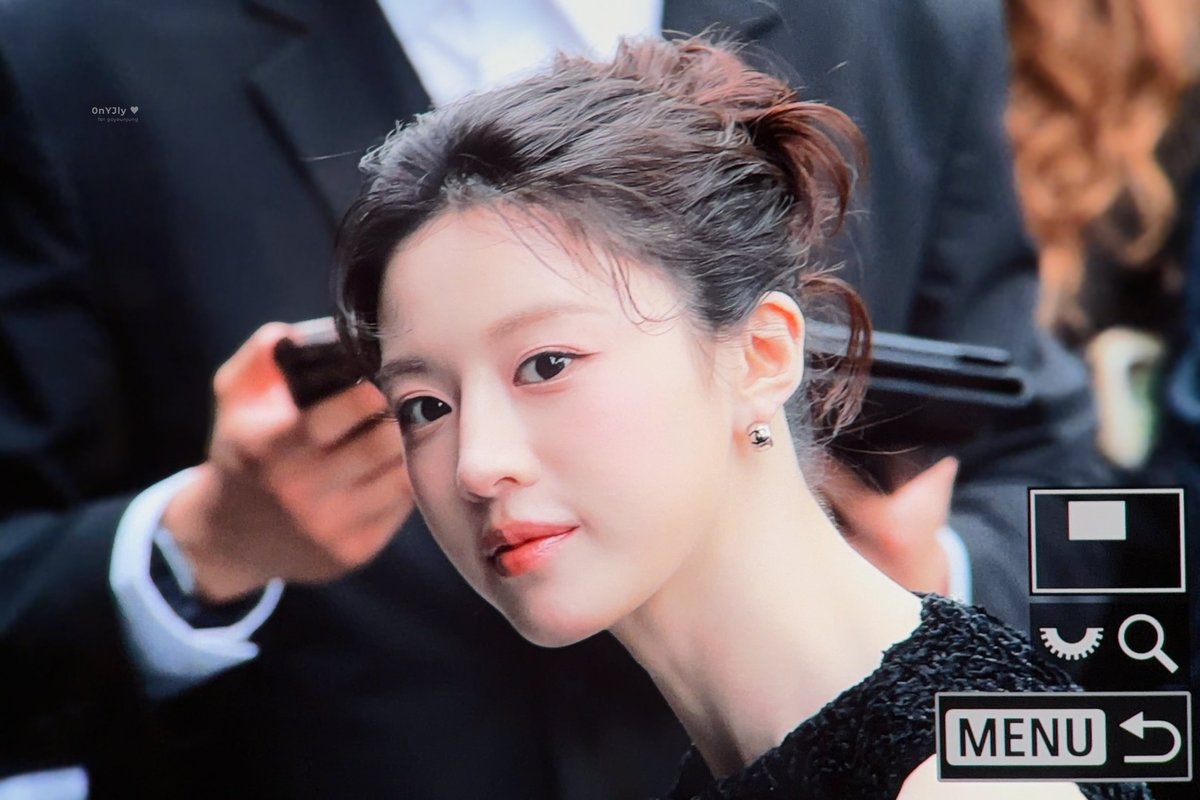 _onlyounjung's tweet photo. 260526 CHANEL 샤넬 2026 서울쇼 preview

#고윤정 #goyounjung https://t.co/bOWfd9z20g