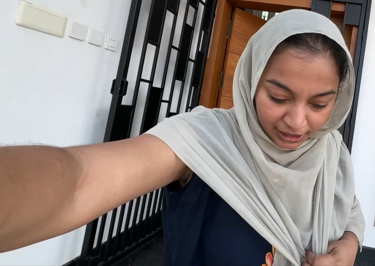 Kaama_mirugam's tweet photo. Pami Exclusive rare akkul show🥵🤢ithuku munadi iva akkul ivlo clear ah yarum pathurukave mudiyathu,ana enkita thappikave mudiyathu di thevudiya un akkul inaiku ooruke parapuren d naaye🤬guys Max share panunga ellarukum,google la potalum varanum iva purushan suhail send panunga🤬 https://t.co/PUKQtg1c5d