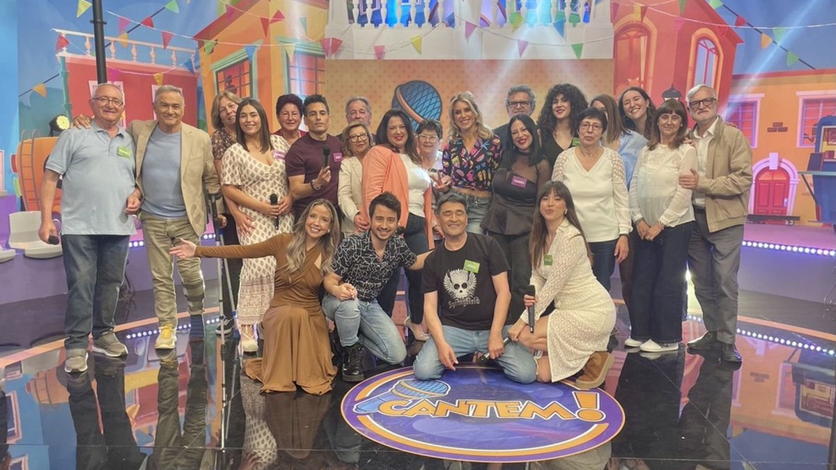Dos30TV's tweet photo. #Cantem destaca en la tarde de @apunt_media al registrar un 3.7% de share y una media de 32.000 espectadores 

🎤 3º MEJOR DATO HISTÓRICO

🎤 +26.8% por encima del canal 

🎤 60.000 espectadores conectaron en algún momento

#QueVivaLaTele #Audiencias https://t.co/xmGvoEHqLw