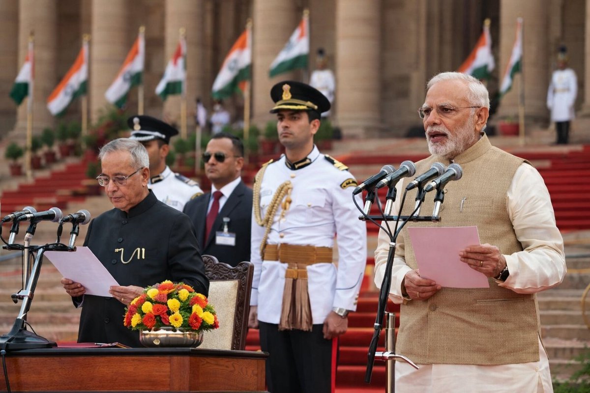 AnanyaModi95's tweet photo. A decade of decisive leadership, development, and dedication to the nation. Congratulations to Narendra Modi on completing this remarkable journey as Prime Minister of India. 🇮🇳✨

#NarendraModi #PMModi #India #ViksitBharat #NewIndia #ModiGovernment #Leadership #Bharat https://t.co/IOUMlkZLZC