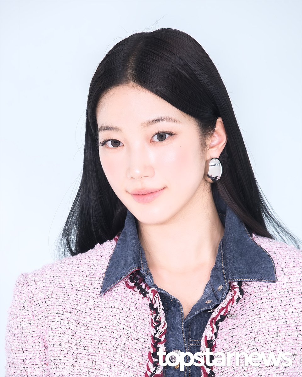 __peupeu's tweet photo. 📸 [PHOTO] 260526

KAZUHA at the CHANEL MÉTIERS D’ART 2026 COLLECTION SHOW in Seoul (1)

KAZUHA X CHANEL 
KAZUHA at CHANEL MÉTIERS D’ART

#KAZUHA #카즈하
#LE_SSERAFIM #르세라핌 https://t.co/7sRa2Gdzf1