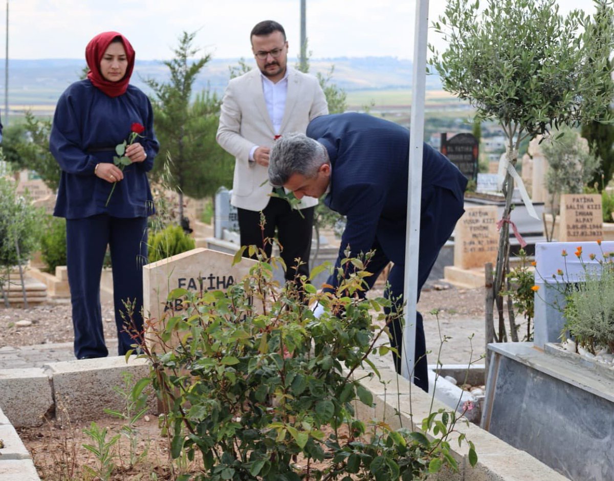 milhamigunbegi's tweet photo. Asrın Felaketinde vefat eden vatandaşlarımıza rahmetle...

İl Kadın Kolları Başkanımız @ZehraAy063, İl Gençlik Kolları Başkanvekilimiz İsmail Becel ve yönetim kurulumuzla birlikte 6 Şubat Depreminde vefat eden vatandaşlarımızı dualarla ve rahmetle andık.

Asrın Felaketi olan 6 Şubat depremlerinde hayatını kaybeden tüm vatandaşlarımıza Allah’tan rahmet, ailelerine sabır diliyorum.

Rabb'im ülkemizi ve milletimizi her türlü afetten korusun. 🤲