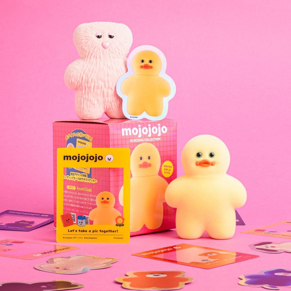 kenelestaff's tweet photo. ＼NEWS／
いよいよ明日5月27日（水）より発売🫶❤︎

「mojojojo フロッキーコレクション」

🛒商品ページ
https://t.co/b3sQTLWqCO

大人気mojojojoシリーズ最新作は
ビッグサイズのフロッキーフィギュア🐥ˎˊ˗

愛らしい表情とフォルム、ふわふわ手触りはそのままに
存在感あふれるmojojojoをぜひコレクションに🎁💕

ECではコンプリートBOXも!!
（🎁コンプリート版をご購入者のみケンエレ限定特典付き）

ラインナップ/全6種
-—————————
◾️Sunny
◾️KURO
◾️Belle
◾️John
◾️Nicky
◾️You never know
-—————————

🌟価格
ブラインドボックス　1個　1,430円
コンプリートBOX　8,580円
　
🌟取り扱い店舗
一部ケンエレファント直営店、
公式含むオンラインショップ、ホビーショップ、一部書店・雑貨店、一部ロフト など

#mojojojo #ケンエレファント #カプセルトイ