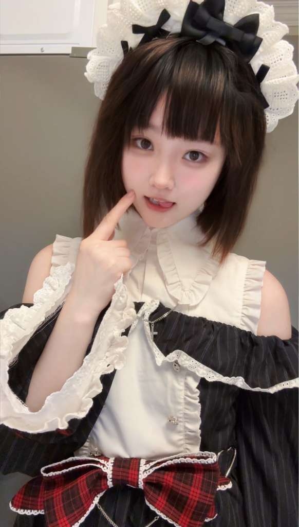 bufanka1's tweet photo. 生活给你关上一扇门，就一定会给你留一扇窗，那些你现在觉得跨不过去的难，回头看都会变成你口中轻描淡写的从前。 https://t.co/LEYMGY0yXs