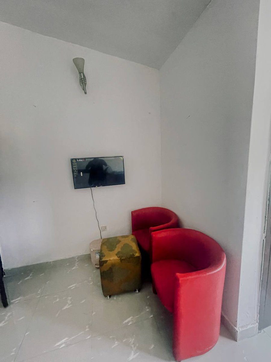 Realtor_NG's tweet photo. 📌Book our Studio Apartment  for Short-Let
- Furnished with simple elegance
- 1 bedroom duplex tastefully furnished with ample wardrobe space 
- Kitchen is fully fitted 
- Good power supply 
- Constant water supply 

Rate: N40,000 per night
Monthly rate available https://t.co/AAJan9O5Ul