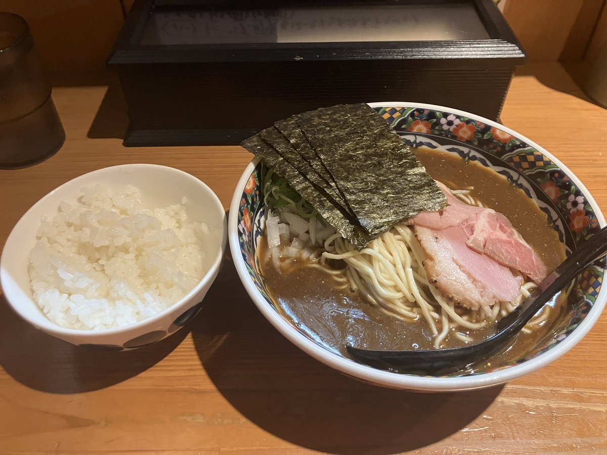 Bybee_BlueBird's tweet photo. こういうアホみたいに濃厚なセメント系
煮干蕎麦って京都大阪エリアにある？ https://t.co/hftKyZS8AT