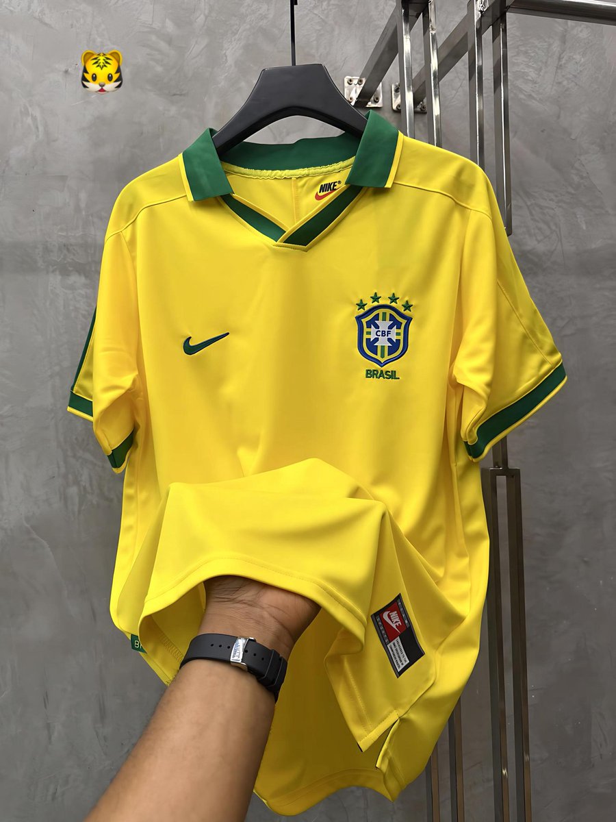 favjerseyplug's tweet photo. Retros available for 24k 
Kindly rt 🙏 https://t.co/307dj8MVii